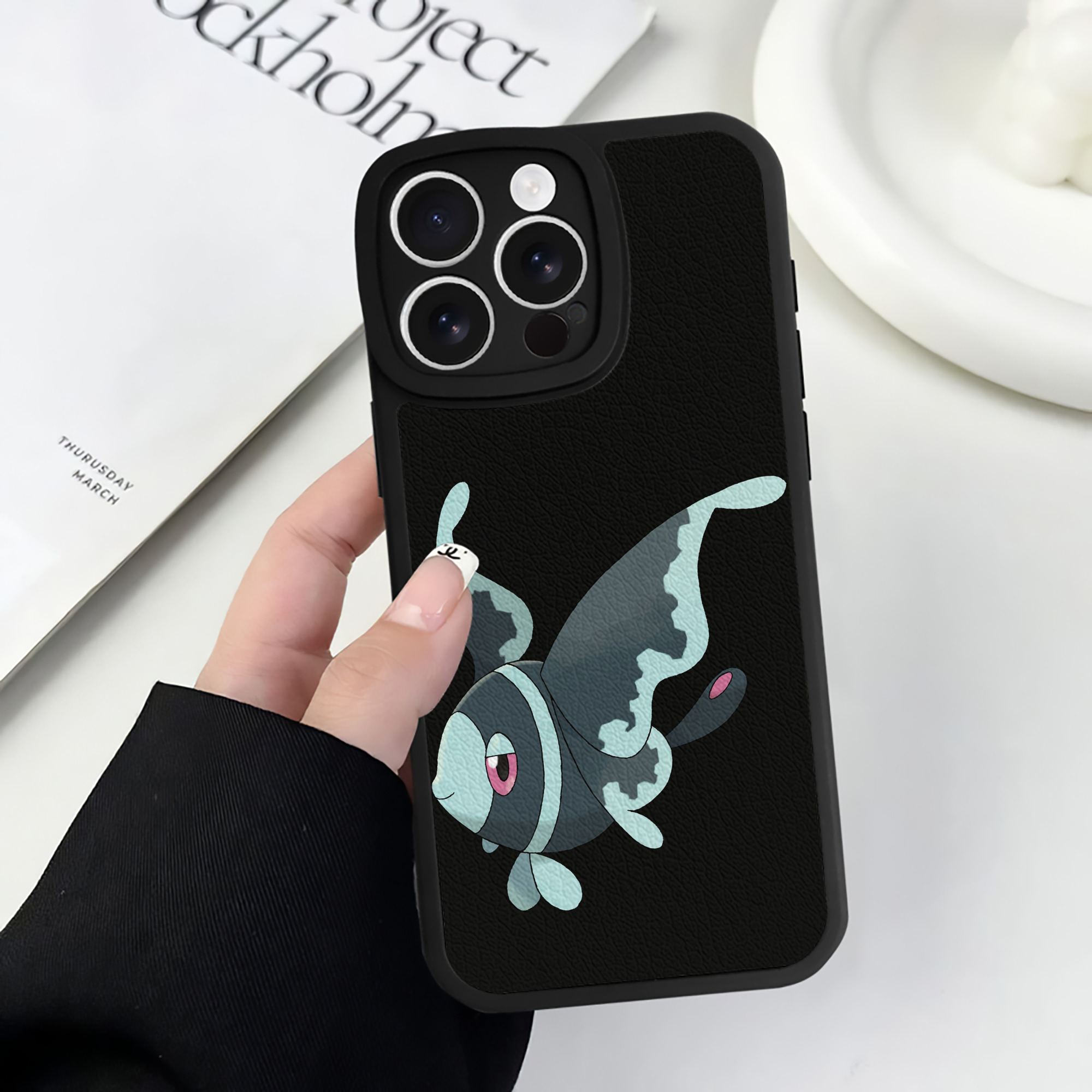 （画像用） ポケットモンスター Pokémon 【iPhone 16シリーズ対応】シリコンスマホケース（レザー調） 材質：シリコン